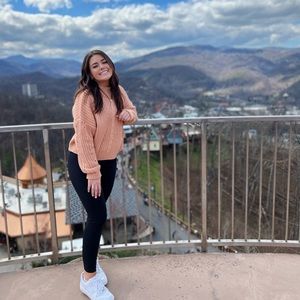 Meet your Posher, Kaitlyn